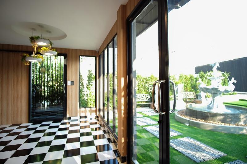 The O-Zone Airport Inn Bangkok Exterior photo